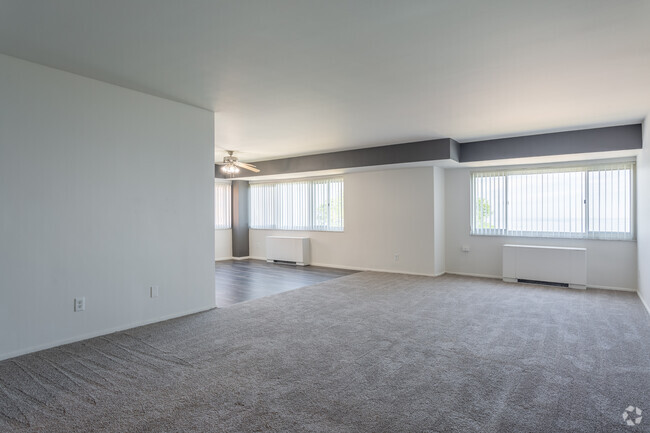 2BD 2BA 1.300 ft². - Shoreham Apartments