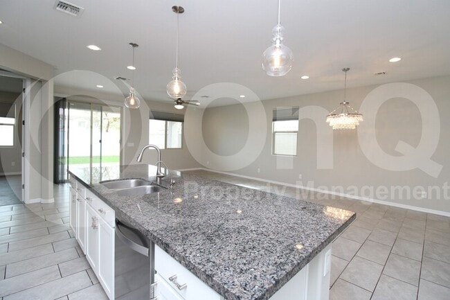 Building Photo - 17722 W Granite View Dr