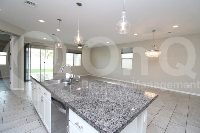 Foto del edificio - 17722 W Granite View Dr