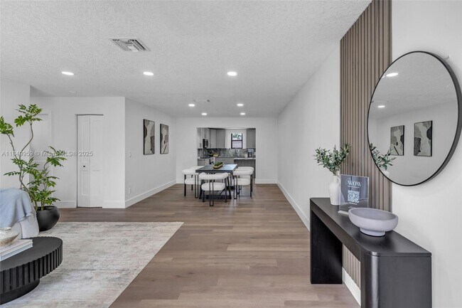 Foto del edificio - 3732 SW 16th St