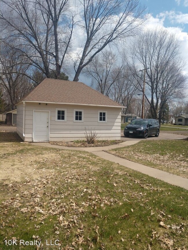 Foto del edificio - 2 br, 1 bath House - 415 Central Ave N