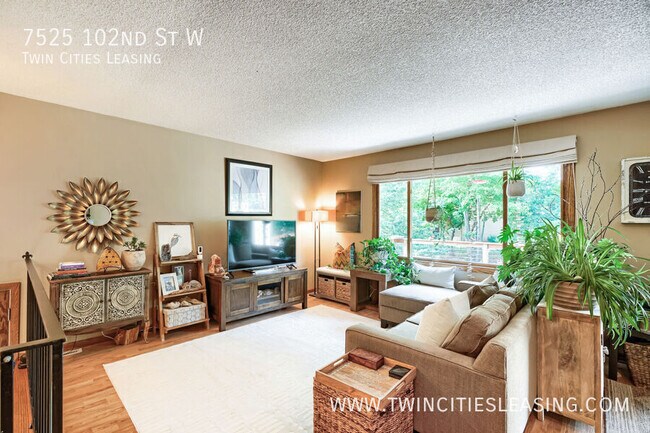 Foto del edificio - 7525 W 102nd St