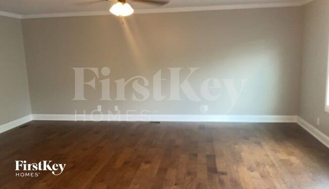 Building Photo - 1203 Applewood Cir