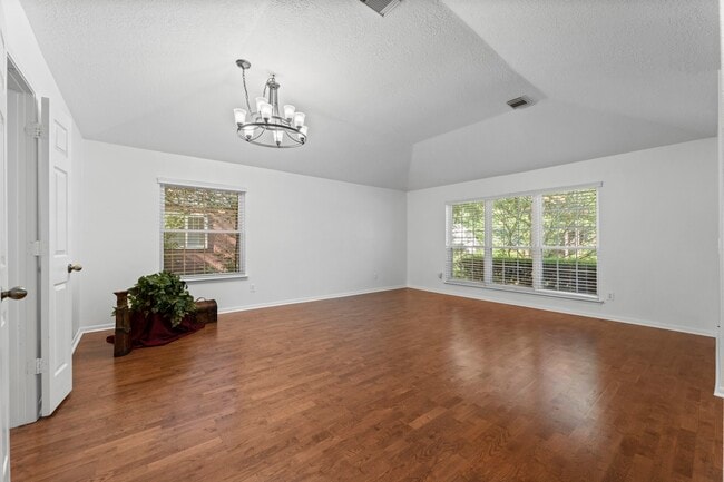 Building Photo - 19 E Summer Storm Cir