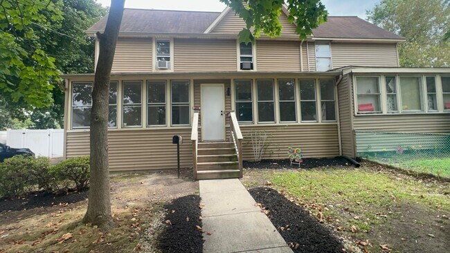 Foto del edificio - 409 E Maple Ave
