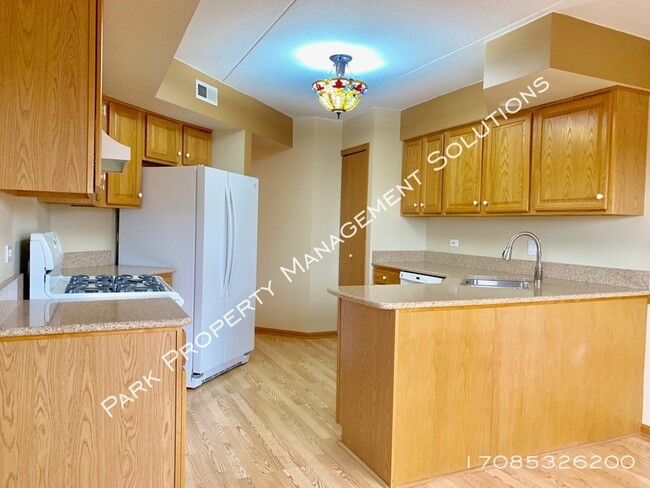 Foto del edificio - Orland Park - 2 Bedroom Condo