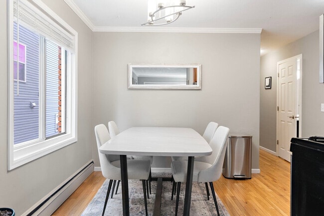 Building Photo - 3024 Humboldt Ave S