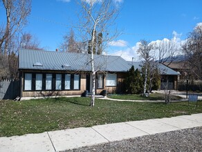 Building Photo - 465 W 3200 S