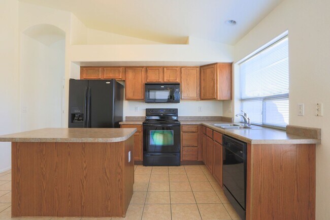 Building Photo - 41229 Walker Way