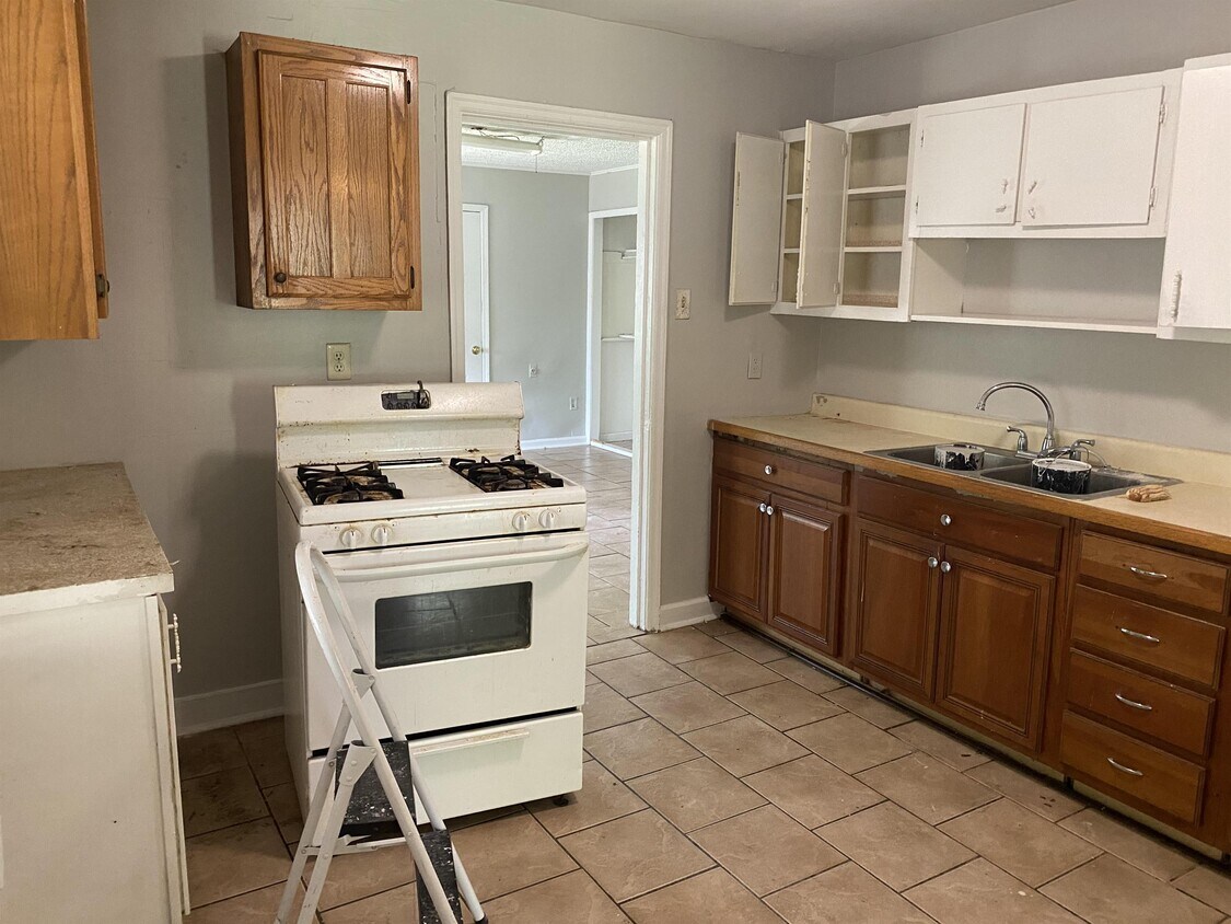 1700 Walter St, Memphis, TN 38108 House for Rent in Memphis, TN