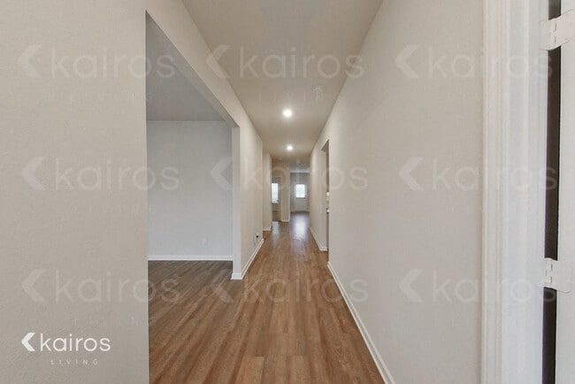 Building Photo - 3559 Bridgewood Dr