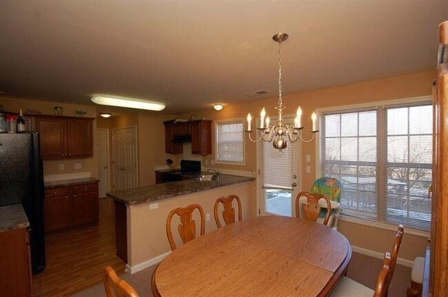 Building Photo - 2512 Rockaway Pl
