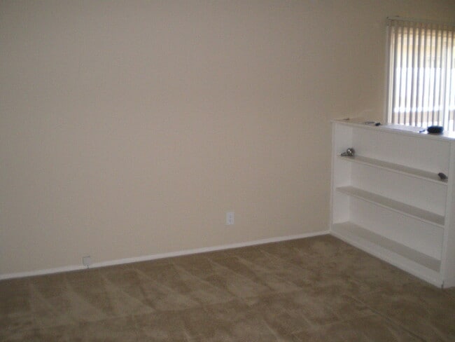 Building Photo - White Drive 1347/1349