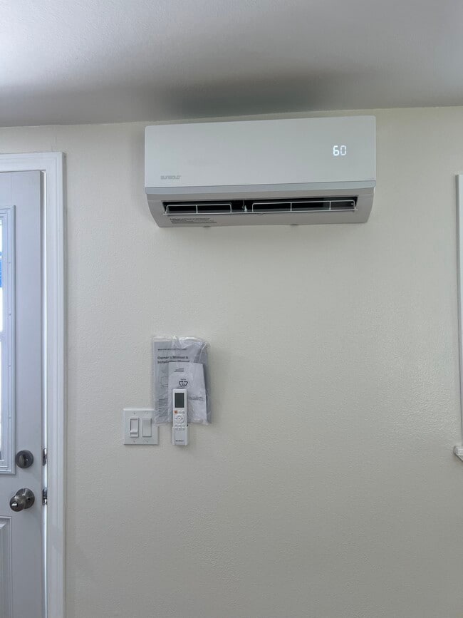 Split ac - 833 Sartori Ave