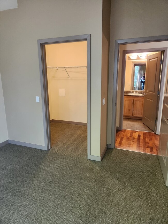 Foto del edificio - 375 Kirkland Ave