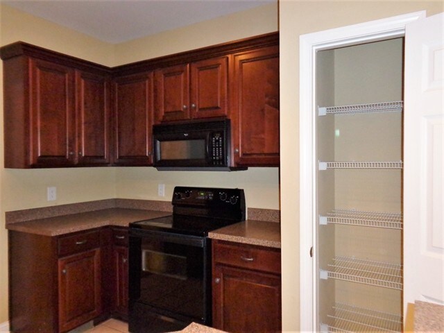 Foto del edificio - 1017 Stonehollow Way