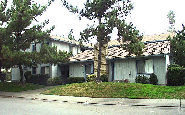 Primary Photo - 1225 W El Monte St