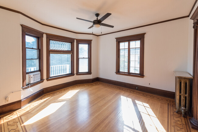 Sun drenched living room: 13'x13' - 3204 Park Ave