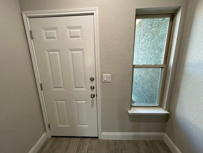 Foto del edificio - 13321 Reid Mdws