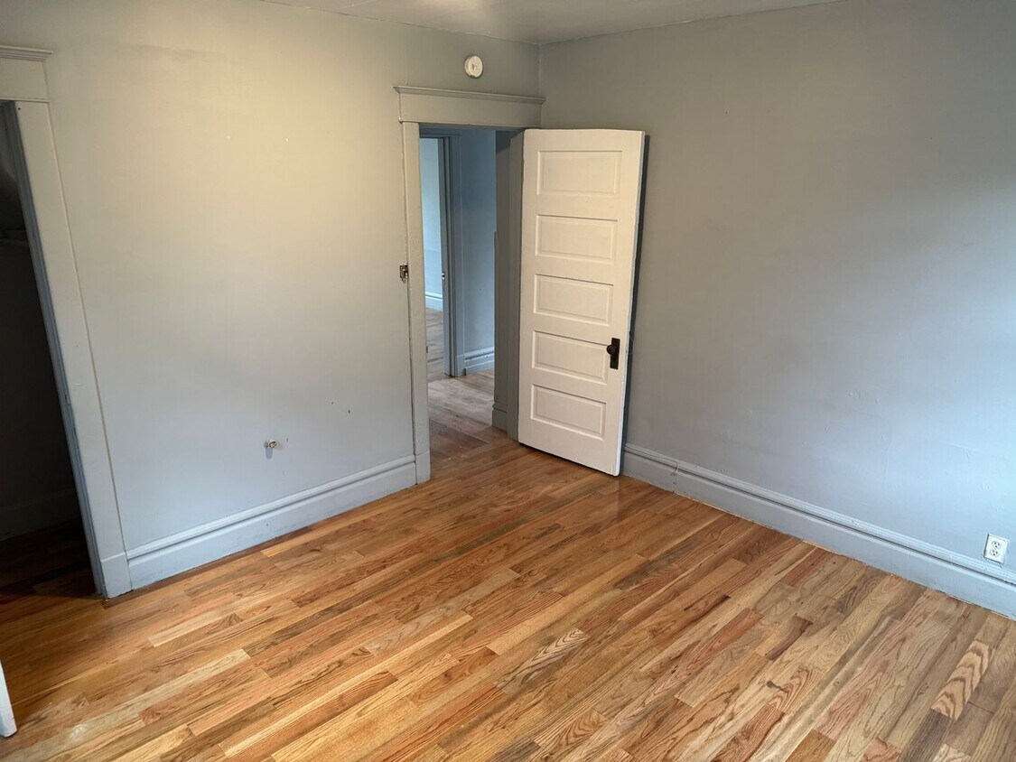 Primary Photo - 1605 N Indiana Ave
