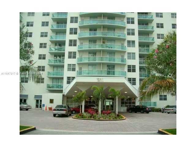 Foto principal - 19390 Collins Ave