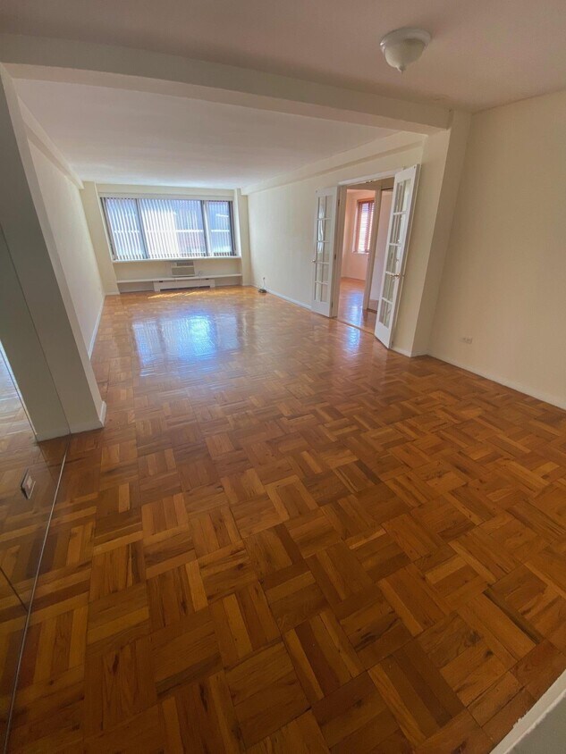 Foto principal - 420 E 64th St