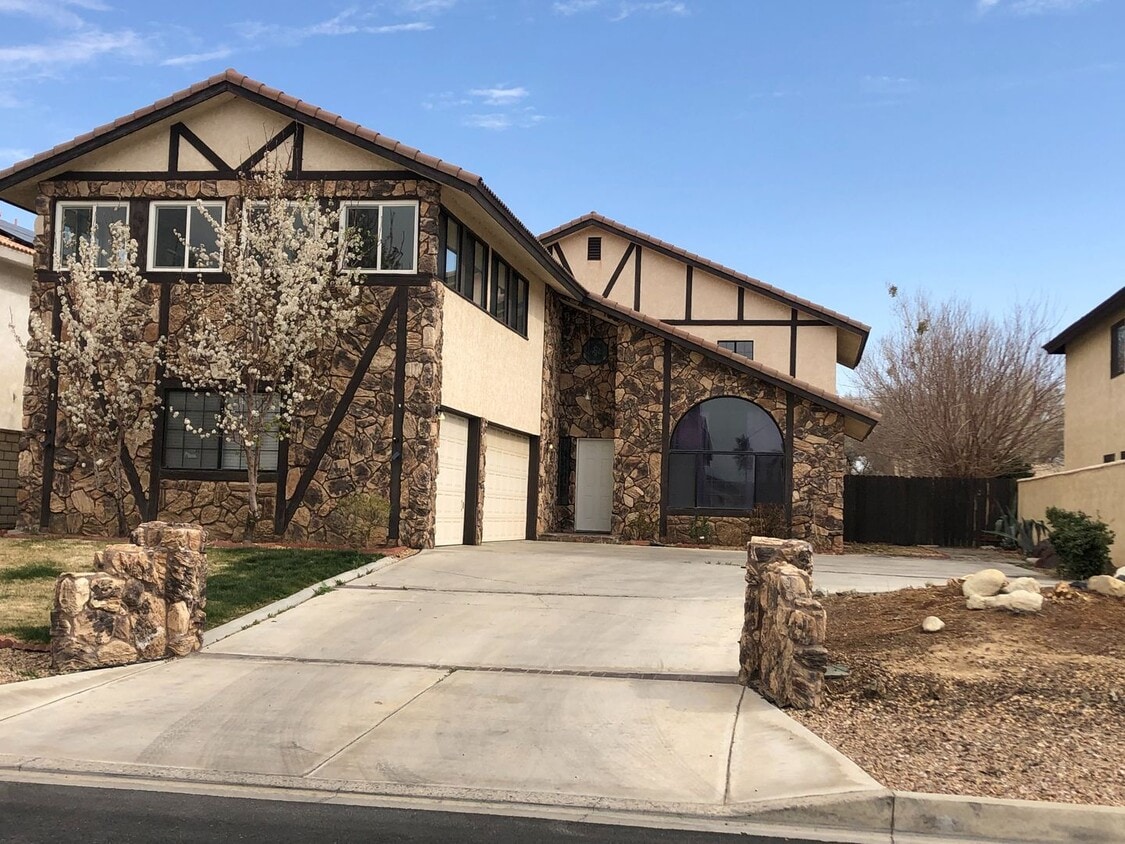 Foto principal - Spring Valley Lake Home