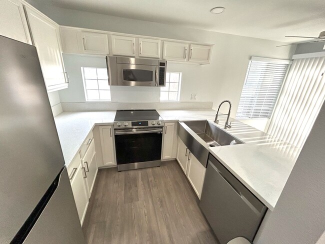 Foto del edificio - Charming 2-bedroom, 2-bath condominium ready to be called home!