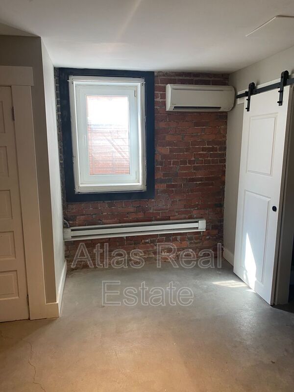 Building Photo - 1066 N Clarkson St