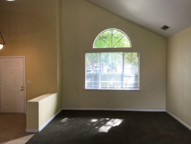 Building Photo - BEAUTIFUL TWO-STORY HOME IN ROCKLIN!!