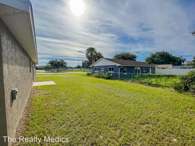 Foto del edificio - 3 br, 2 bath House - 4236 SW 149th St