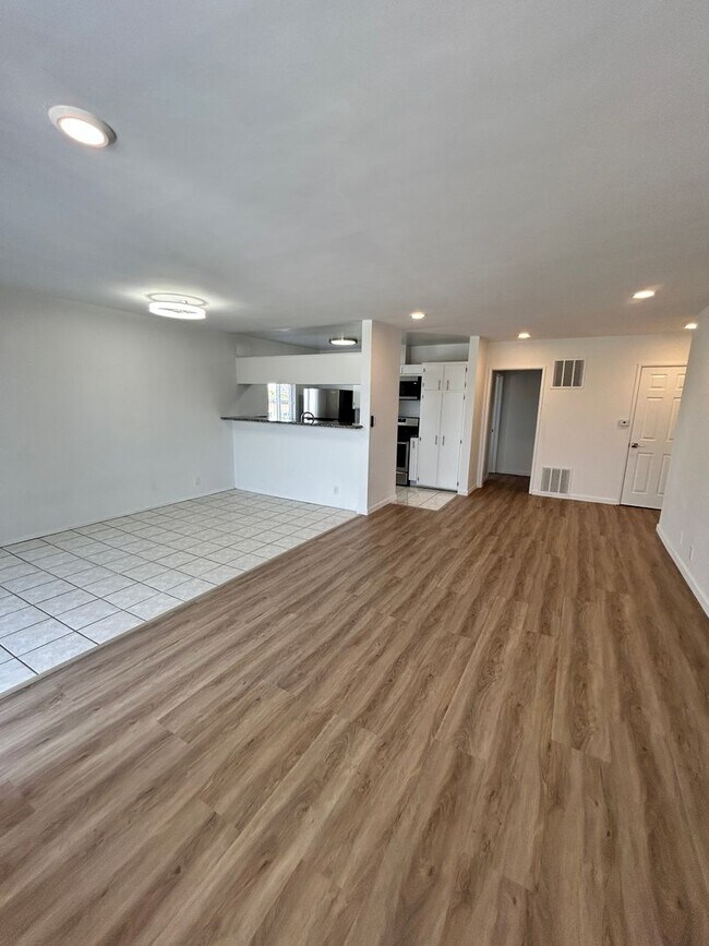 Building Photo - Santa Monica Coastal Suite | Private Balcony & Jacuzzi | Walk-In Closet | Ultimate Commuter Hub