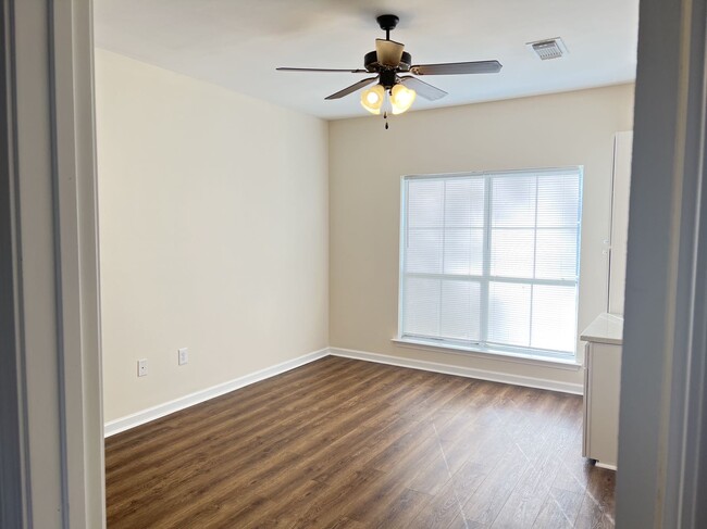 Building Photo - 12359 Falcon Crest Dr
