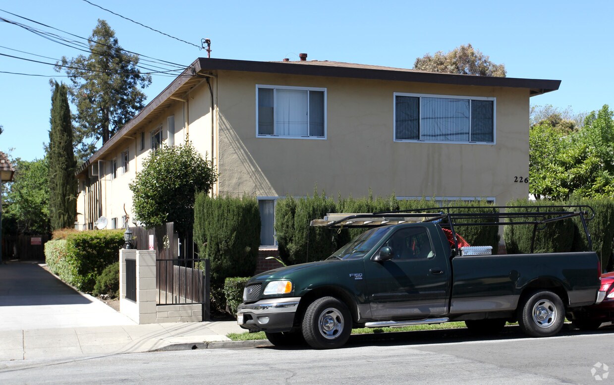 Building Photo - 226 Lincoln Ave