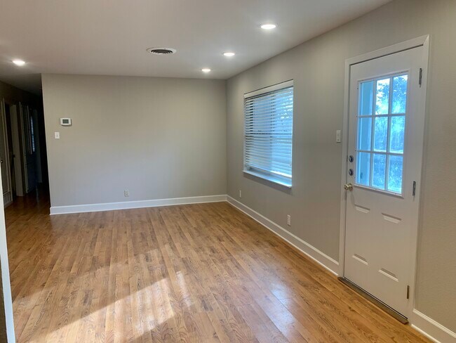 Building Photo - 2304 N Ricketts St