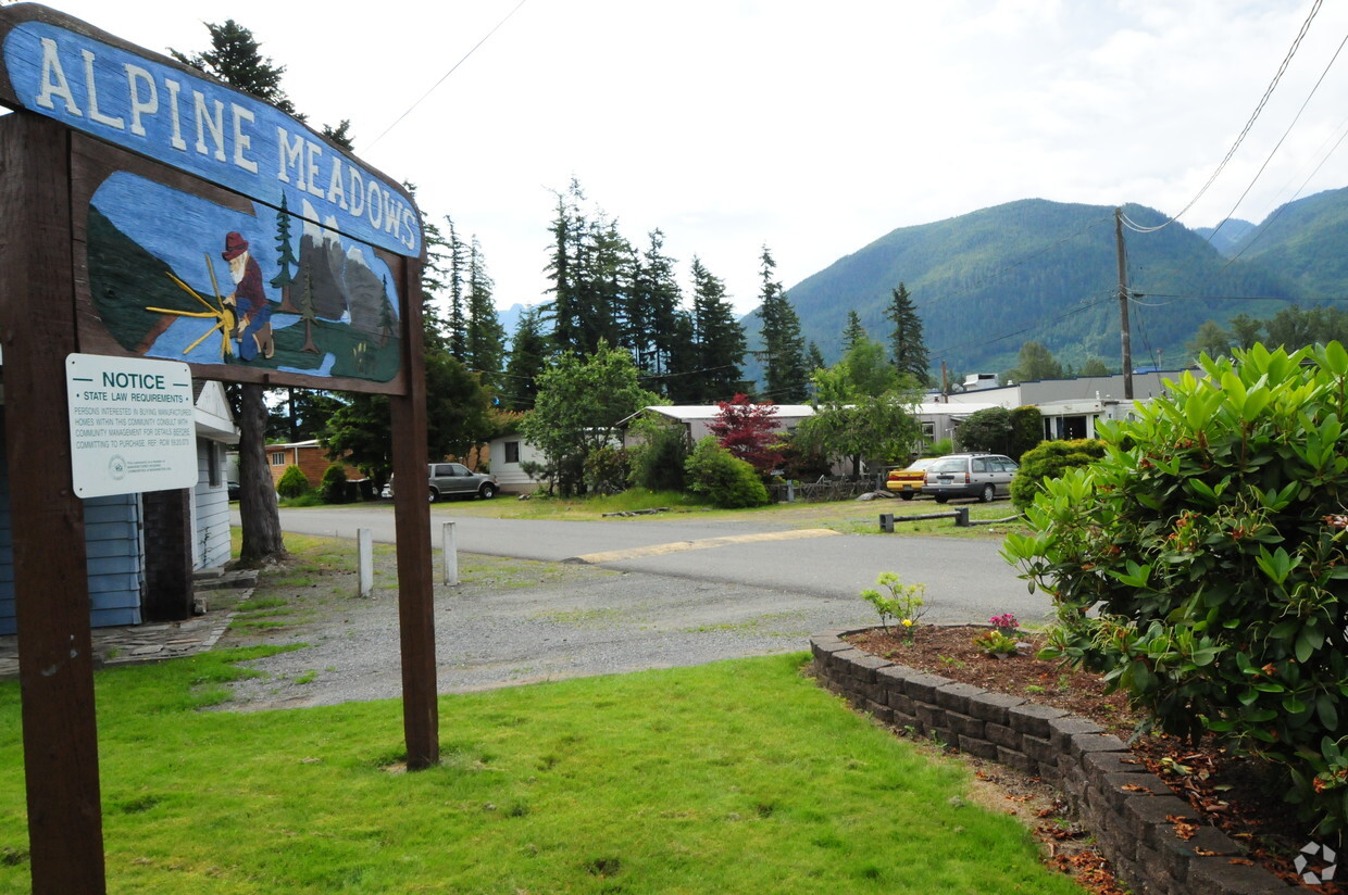 Primary Photo - Alpine Meadows