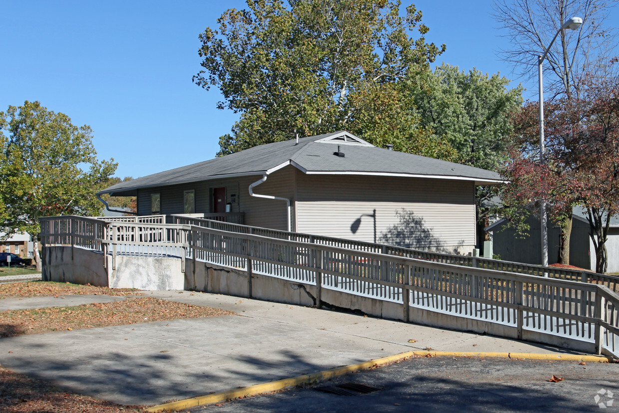 Primary Photo - Northlake Hills