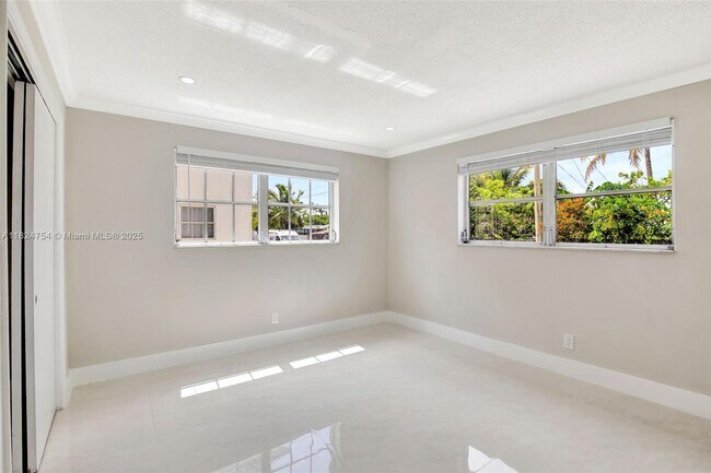 Foto del edificio - 5450 Hollywood Blvd