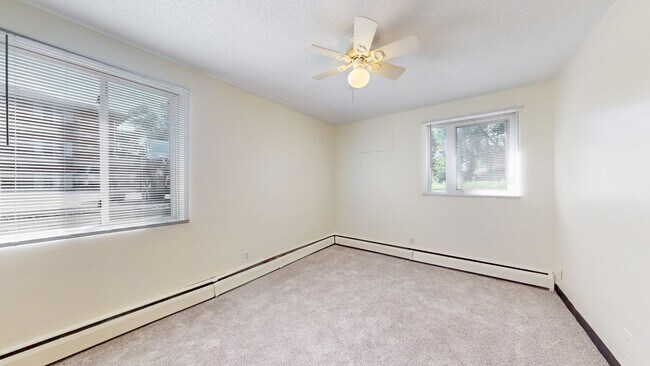 Foto del edificio - South Pleasant Ave Apts