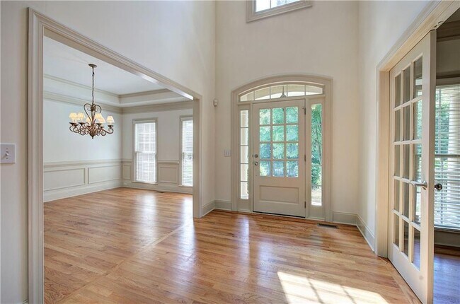 Building Photo - 2320 Starr Lake Dr NW