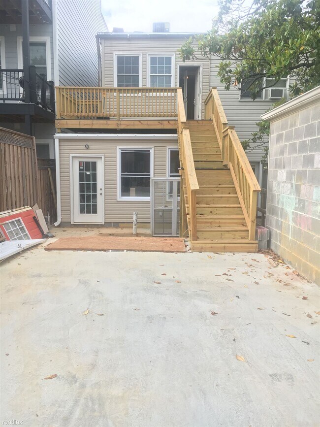 Building Photo - 7 br, 4 bath Townhome - 1228 Fairmont St NW
