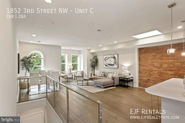 Building Photo - Penthouse Modern 1,500 Square Foot Two Bed...