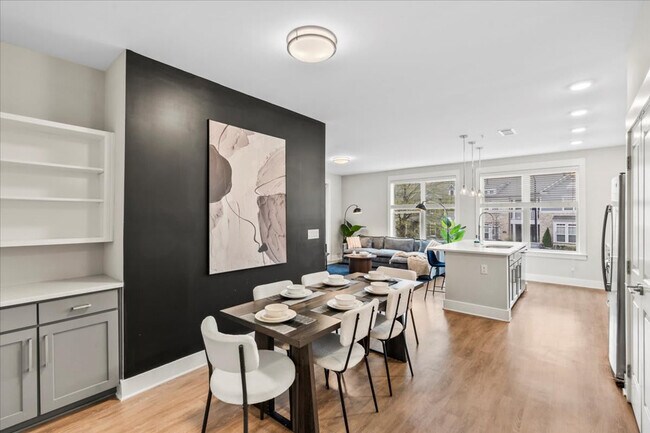 Foto del edificio - 7417 Waverly Walk Ave