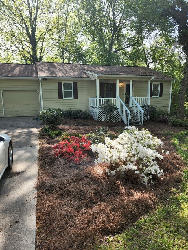 Foto del edificio - The Best of North Metro Living without the Hustle Bustle