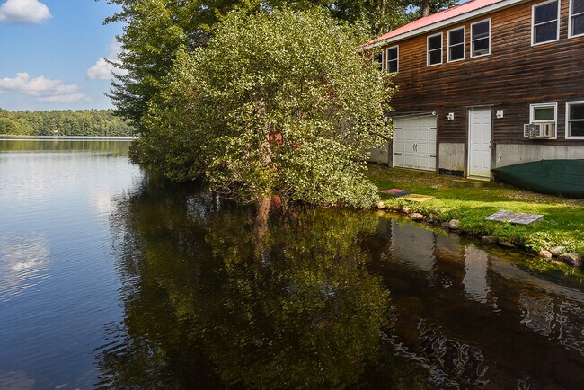 Foto del edificio - 545 Waterford Rd