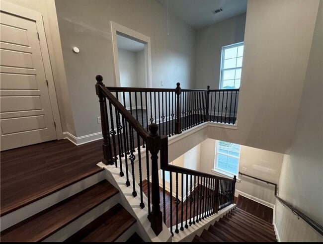 Building Photo - 1777 Temple Ave