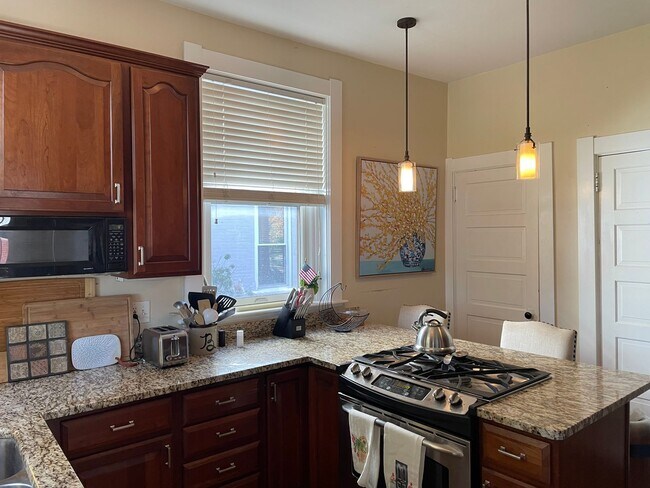 Building Photo - HYDE PARK SINGLE FAMILY HOME WITH OFF-STRE...
