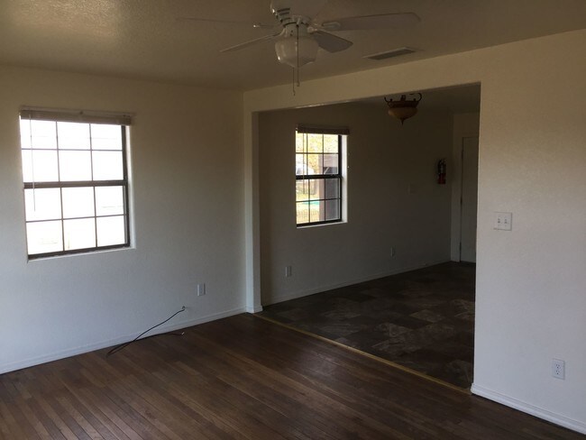 Foto del edificio - 2 br, 1 bath House - 1605 N Ohio Ave