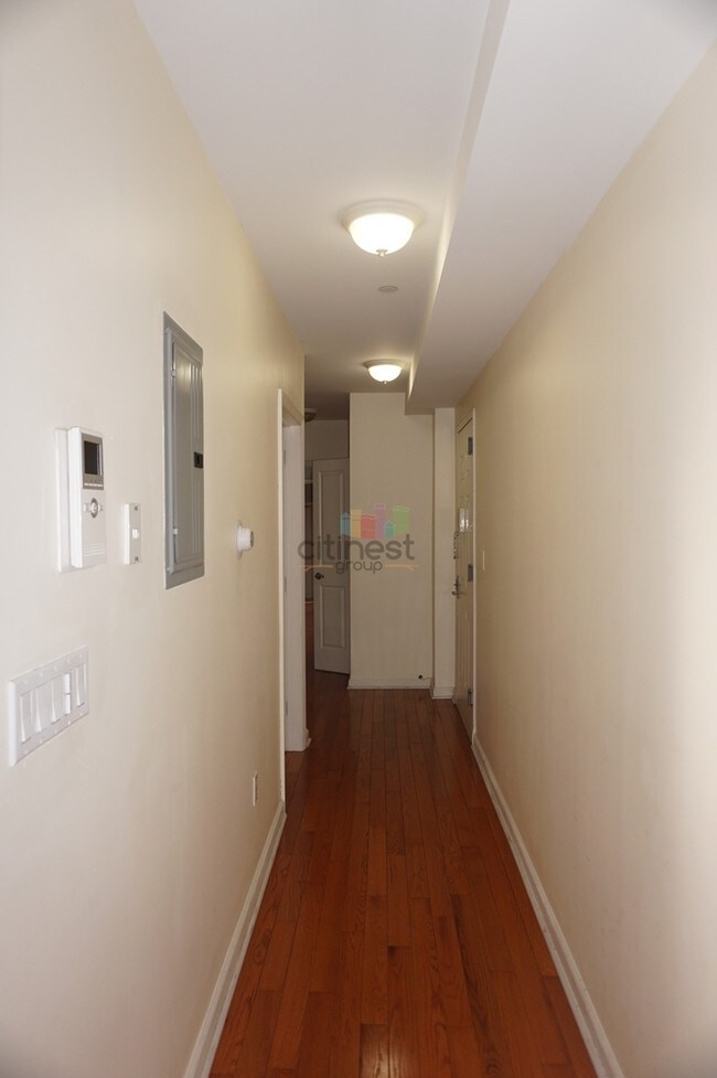 Foto del edificio - 126 Gatling Pl