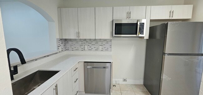 Foto del edificio - 3810 N Jog Rd